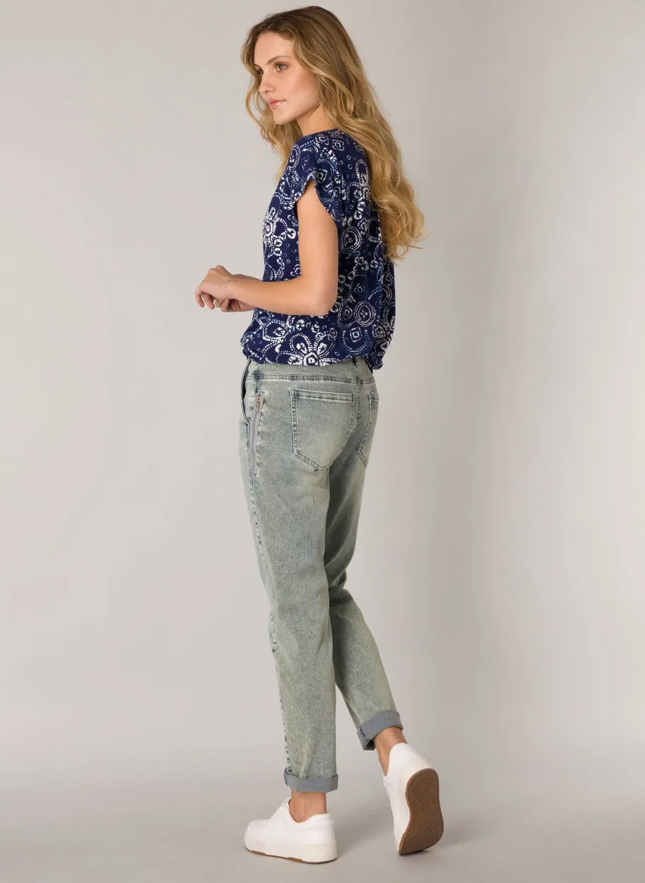 NOW 25% OFF: Yest Clothing Gerianne Jeans in Bleach Blue Denim