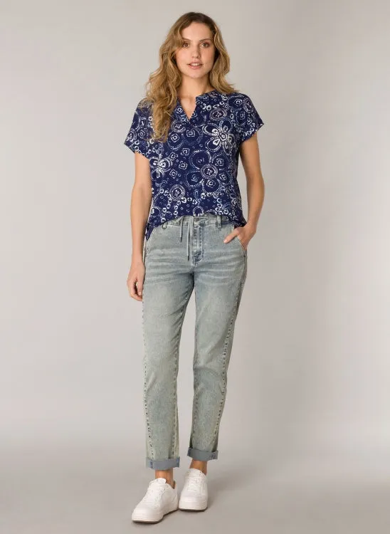 NOW 25% OFF: Yest Clothing Gerianne Jeans in Bleach Blue Denim